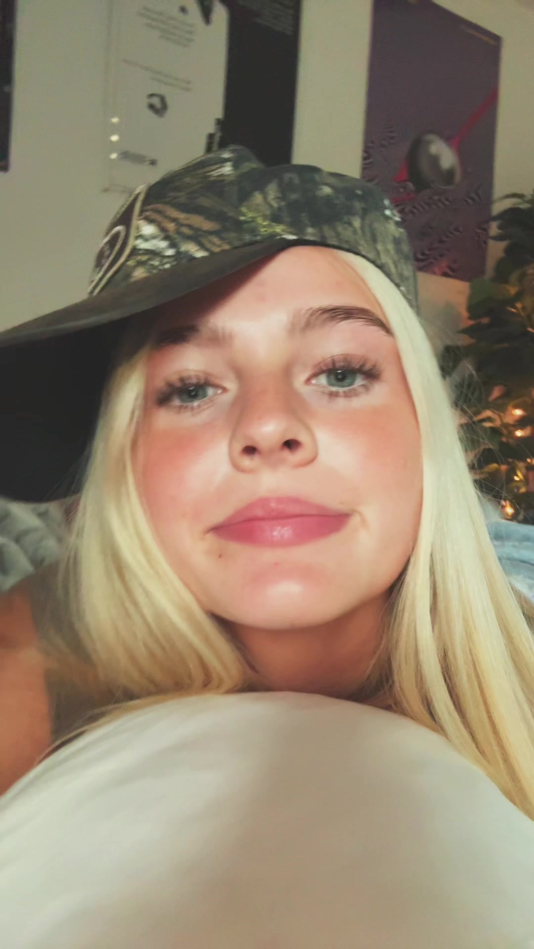 @charłi