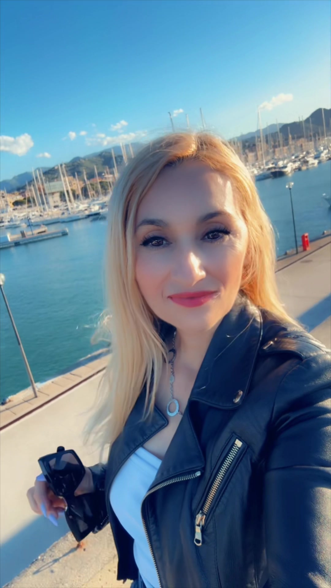 @LillyAndrei