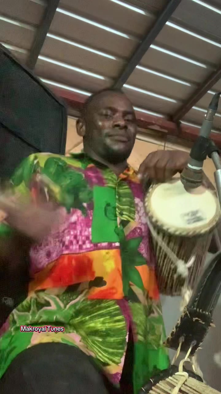 @Makroyal