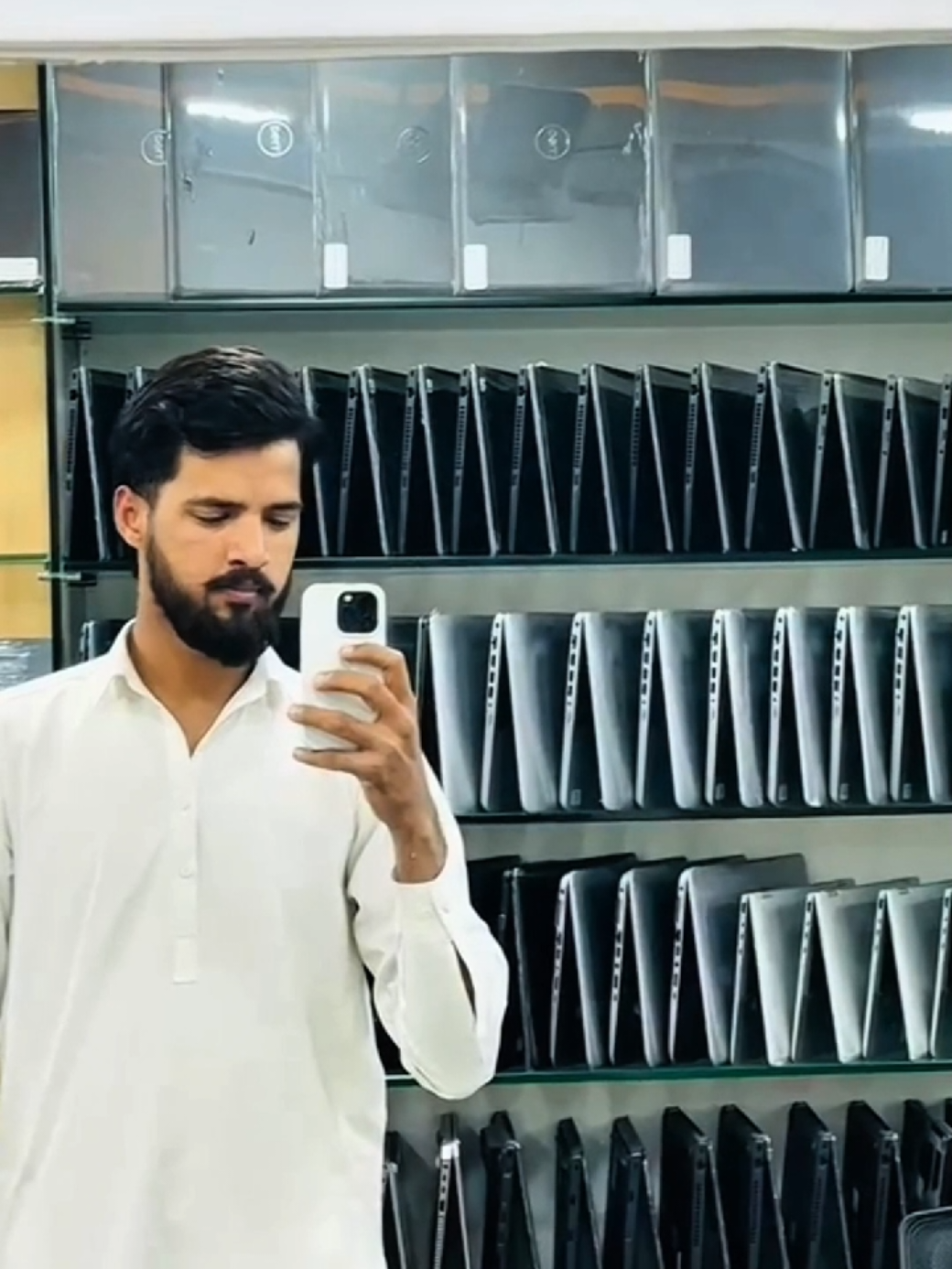 @🏴☠️ احمد بھٹی 🏴☠️