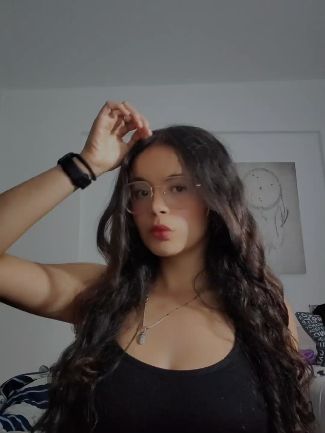 @Valeria Valverde