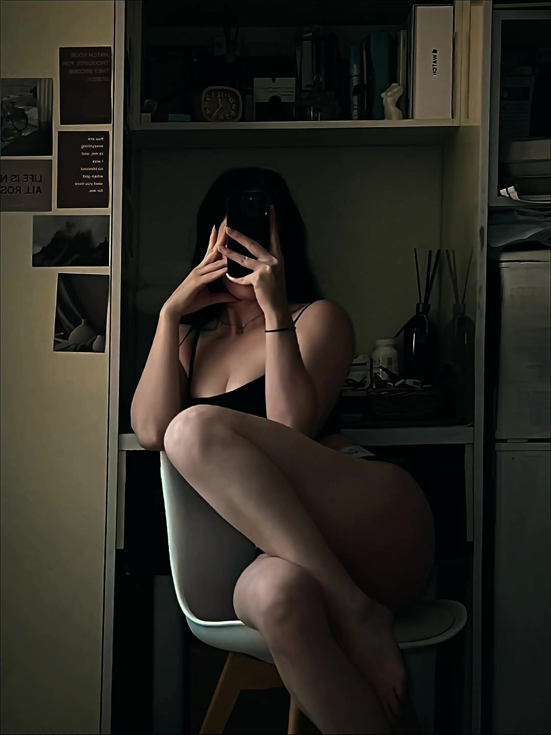 @Aniasharmaa.