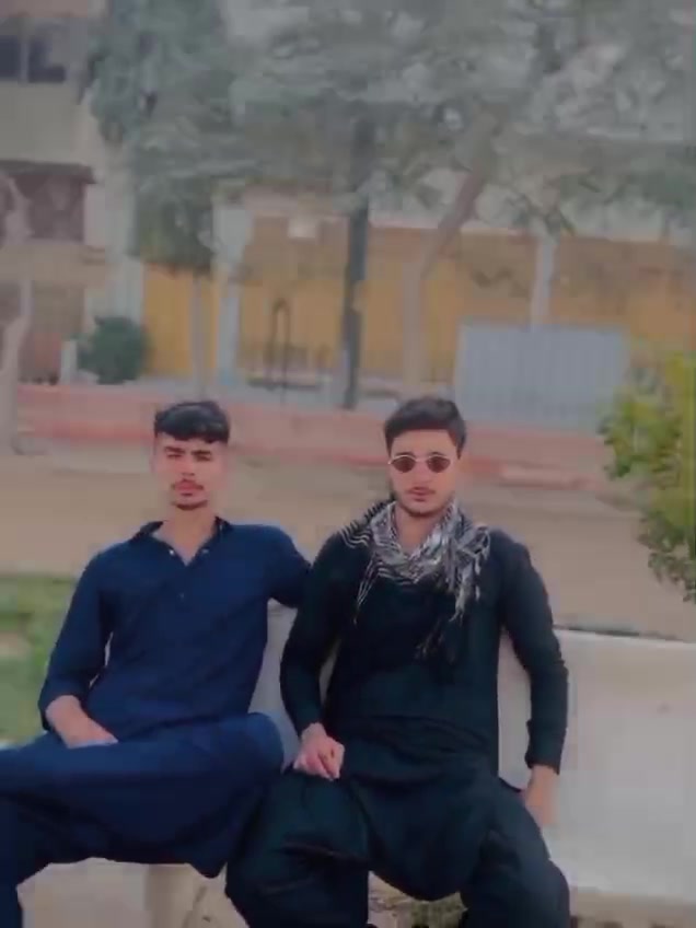 @𝐐 ari_𝑭𝑭_✓