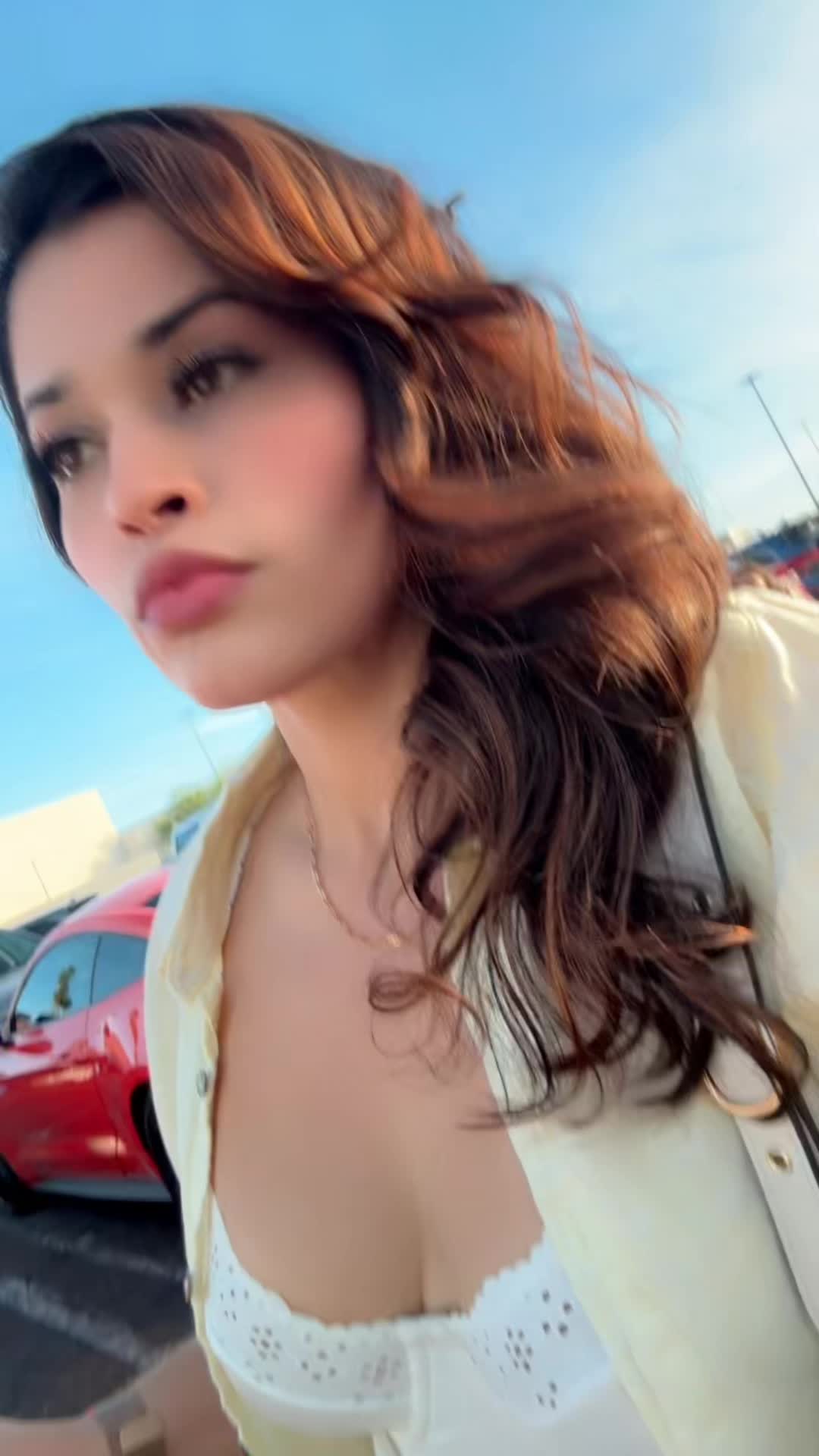 @Lizbeth Live