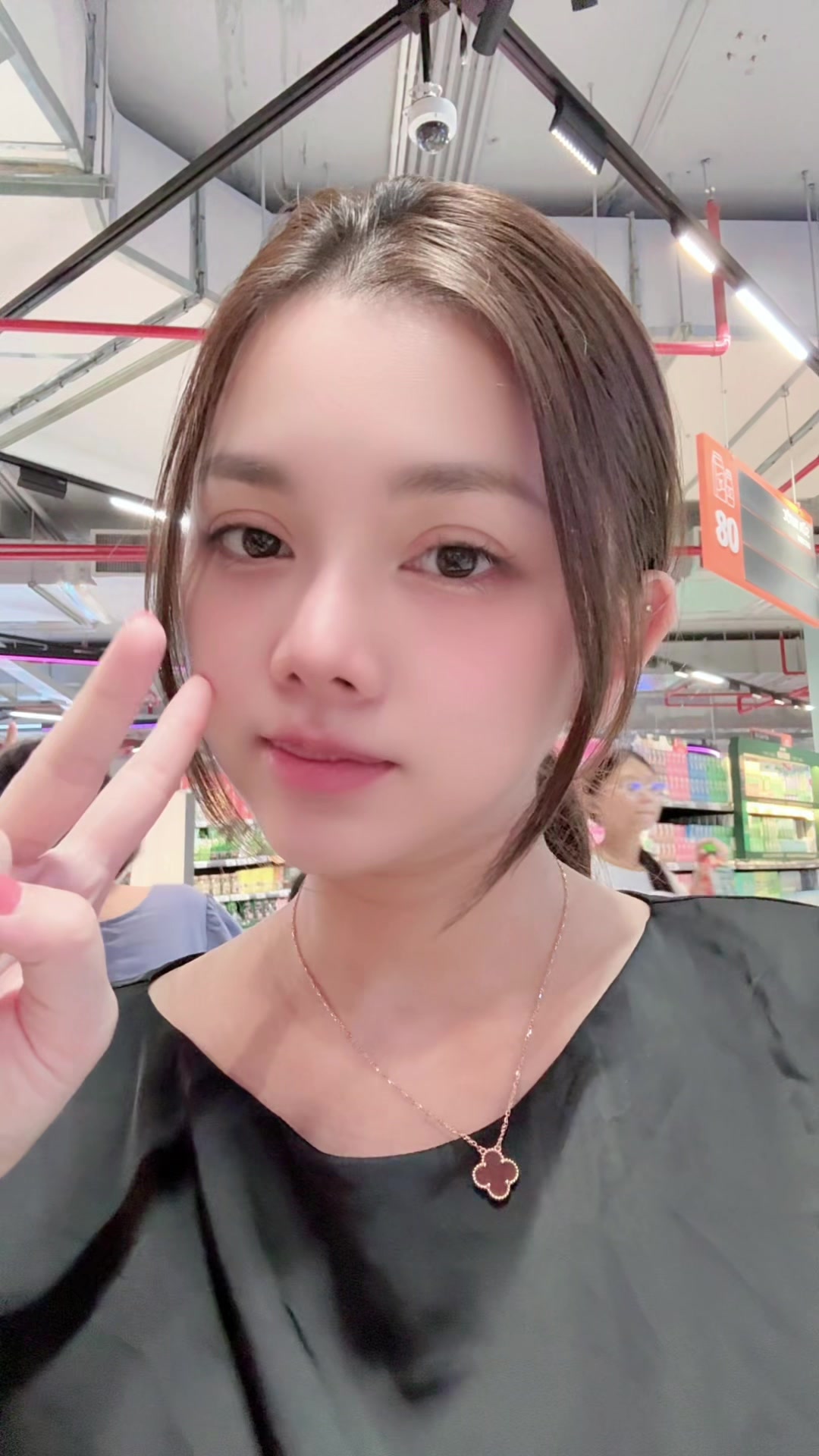 @Ella May🖤🤍