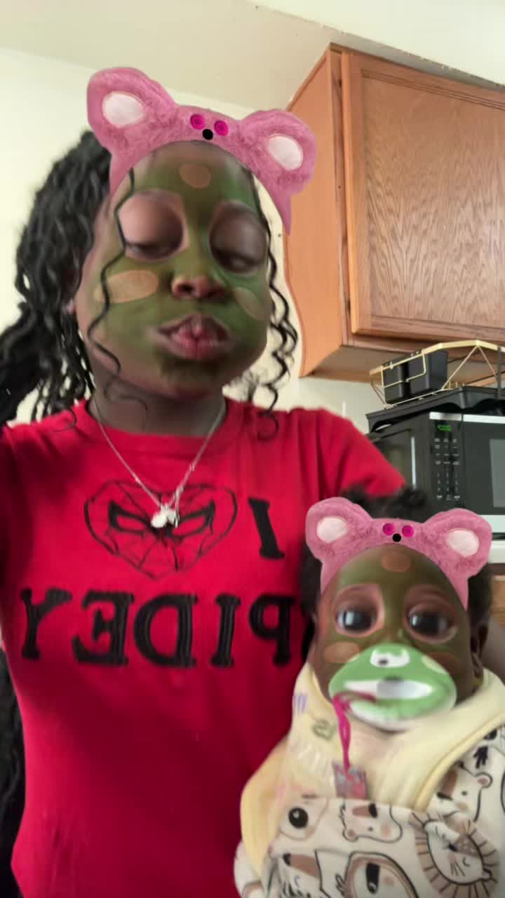@😅