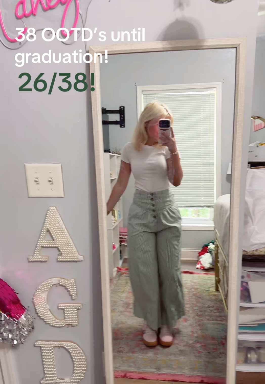 @laneygracekelley