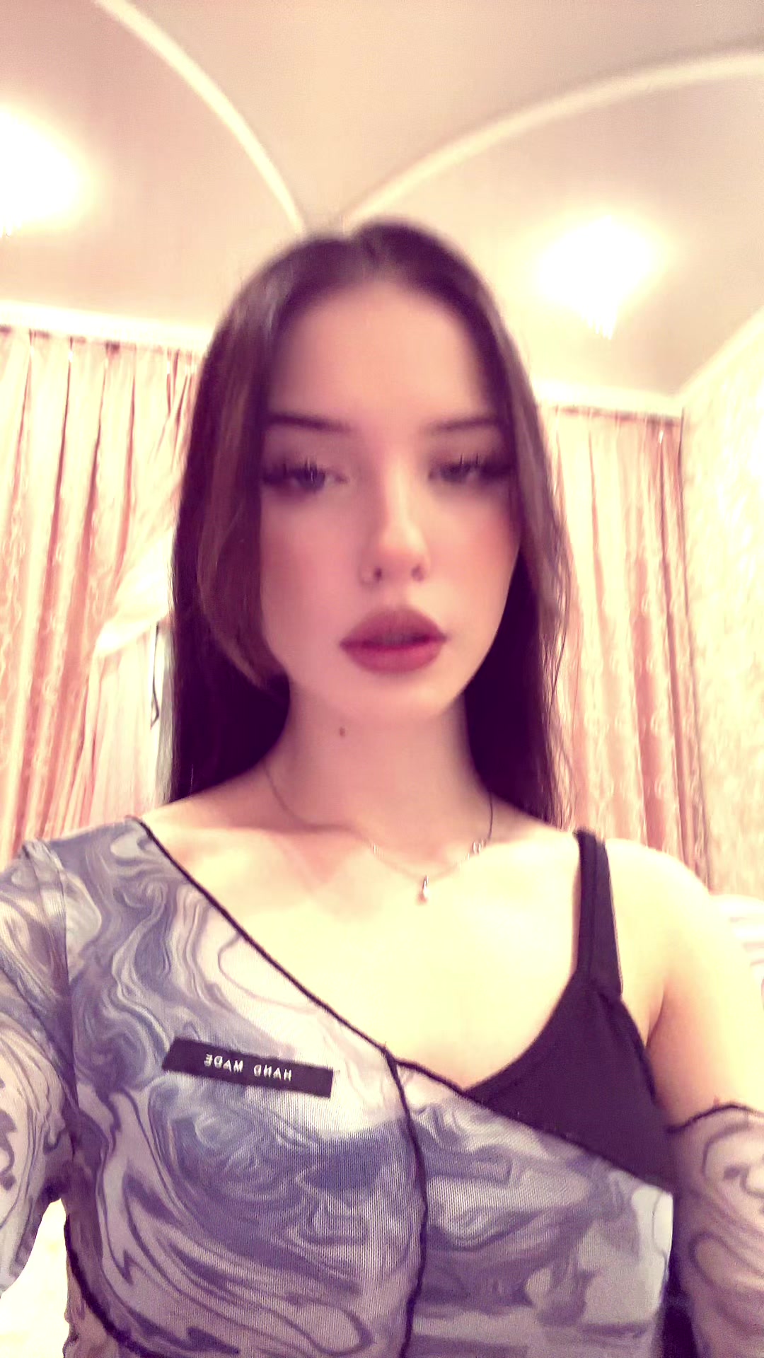 @Твоя бездна 💓