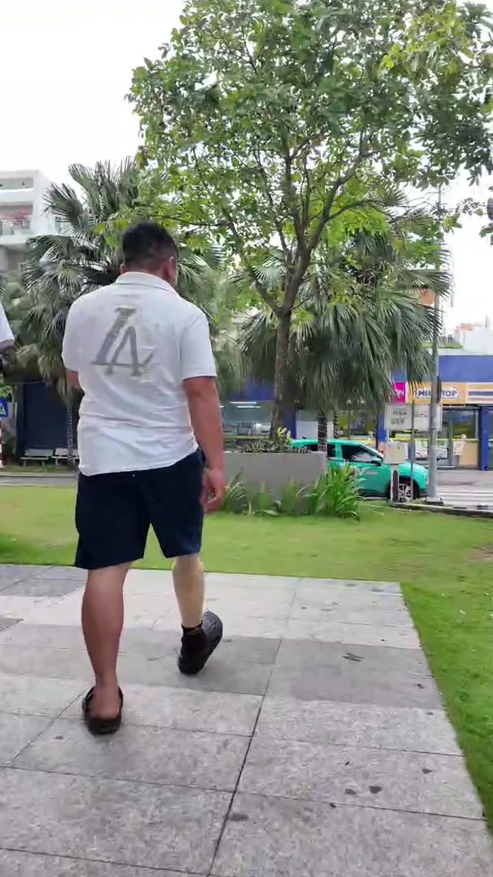 @Hải Râu Tay Chân Giả