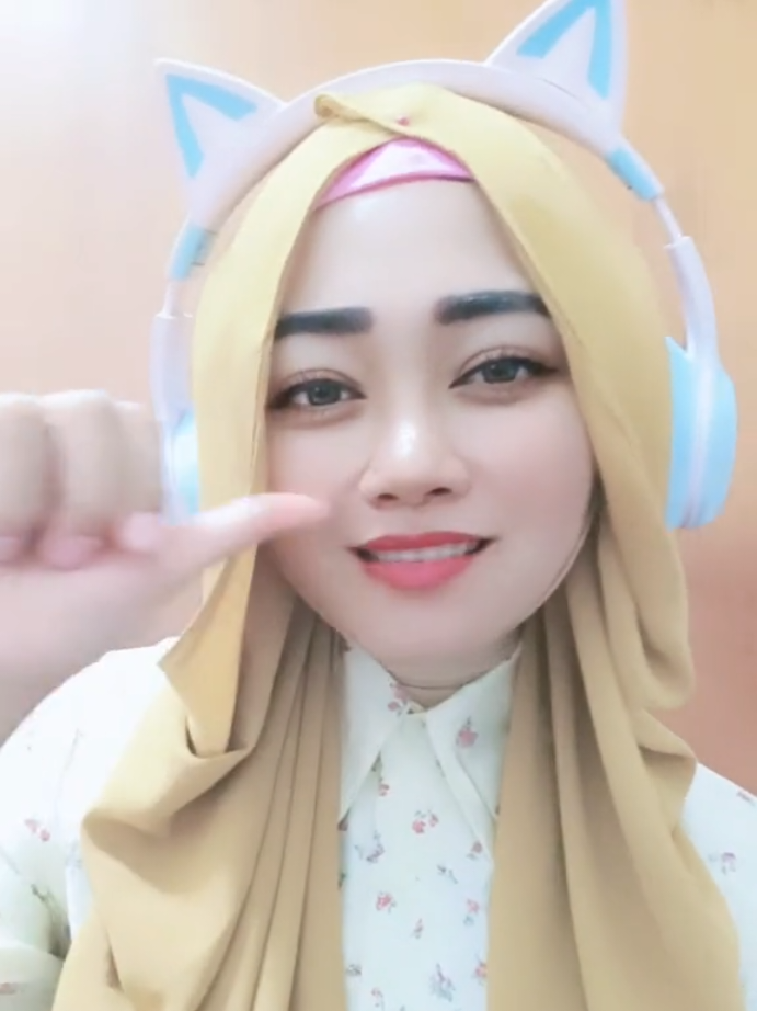 @Q̳U̳E̳E̳N̳🎀_ⓁⒶⓂⓅⓊⓃⒼ🍂✿્͜͡🦋.⋆