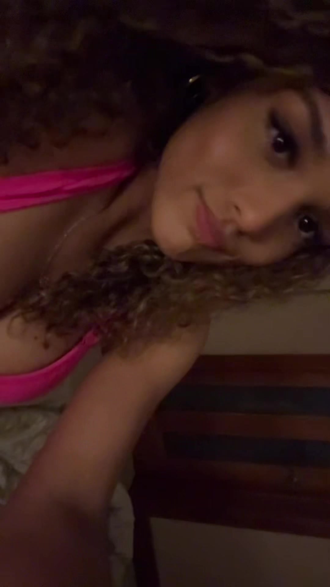 @Desireeeeeeeeeee3