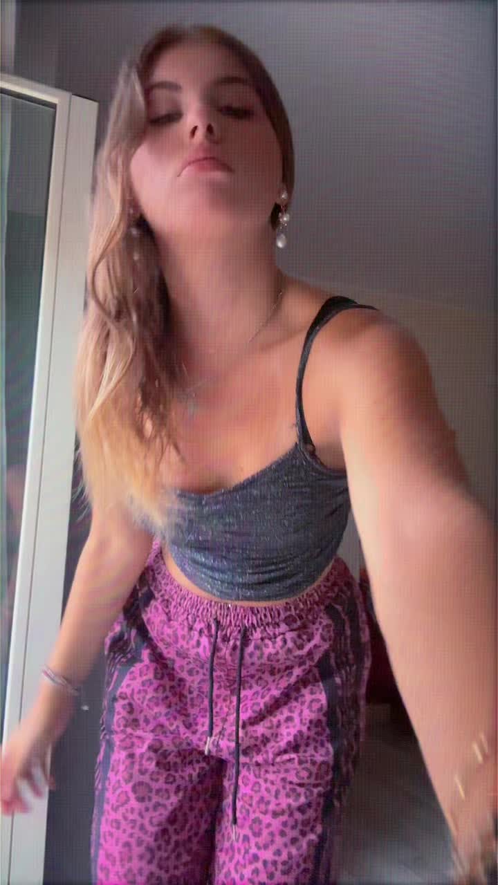 @𝒟𝑒𝒹𝑒🥀