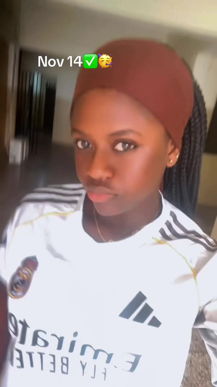 @Akosua_monica