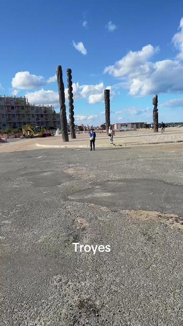 @LE TROYEN 😁