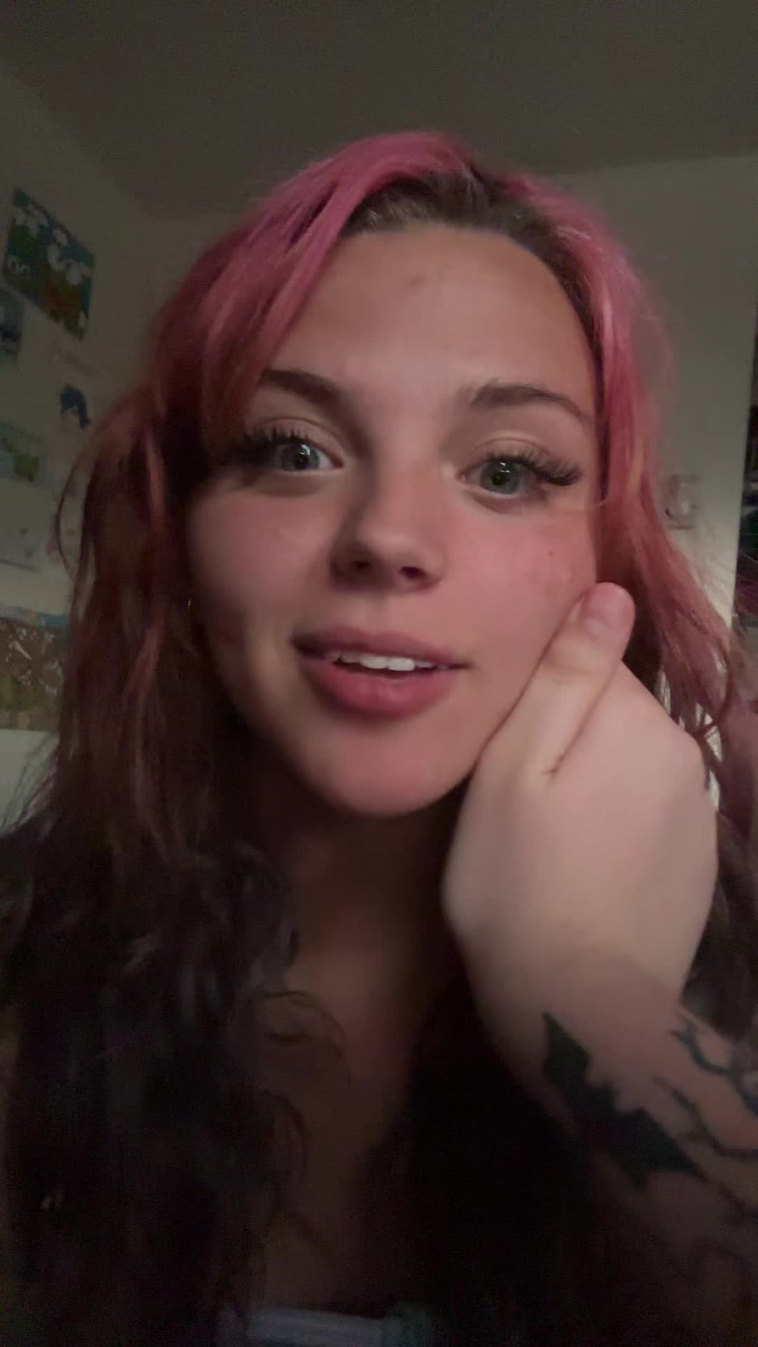 @:З