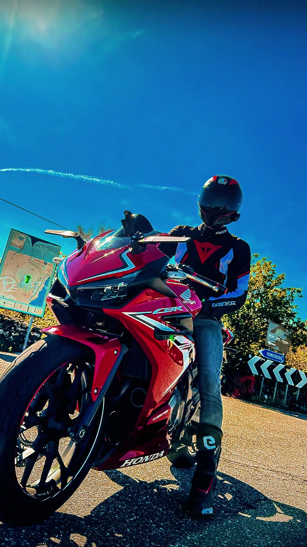 @Loristube