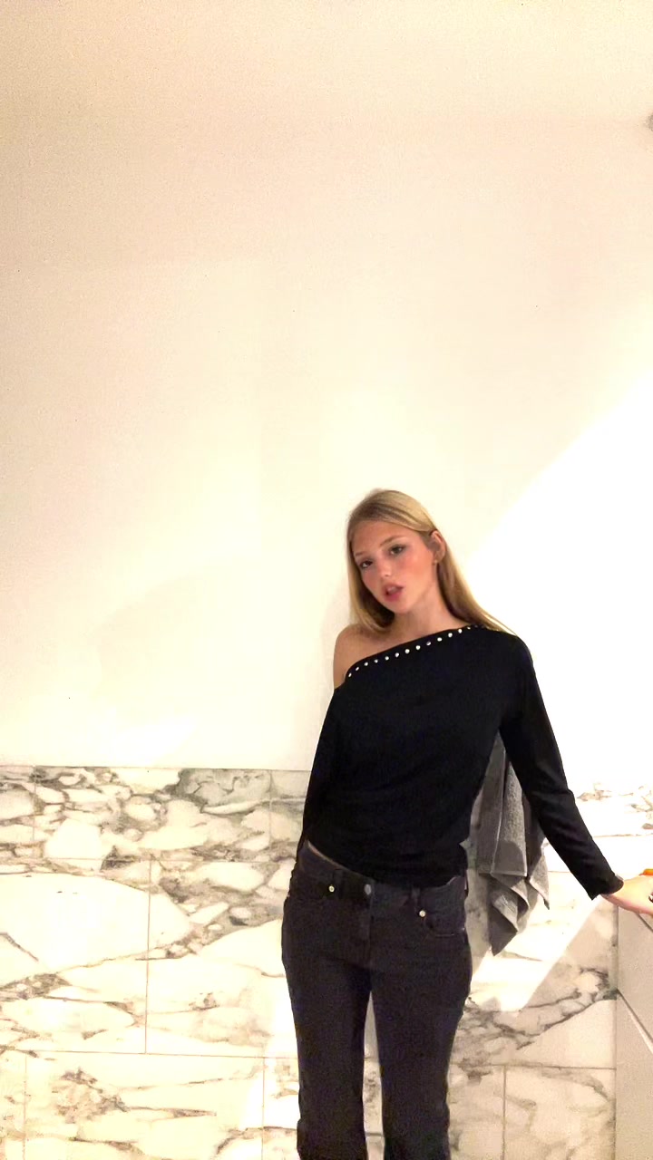 @moraa