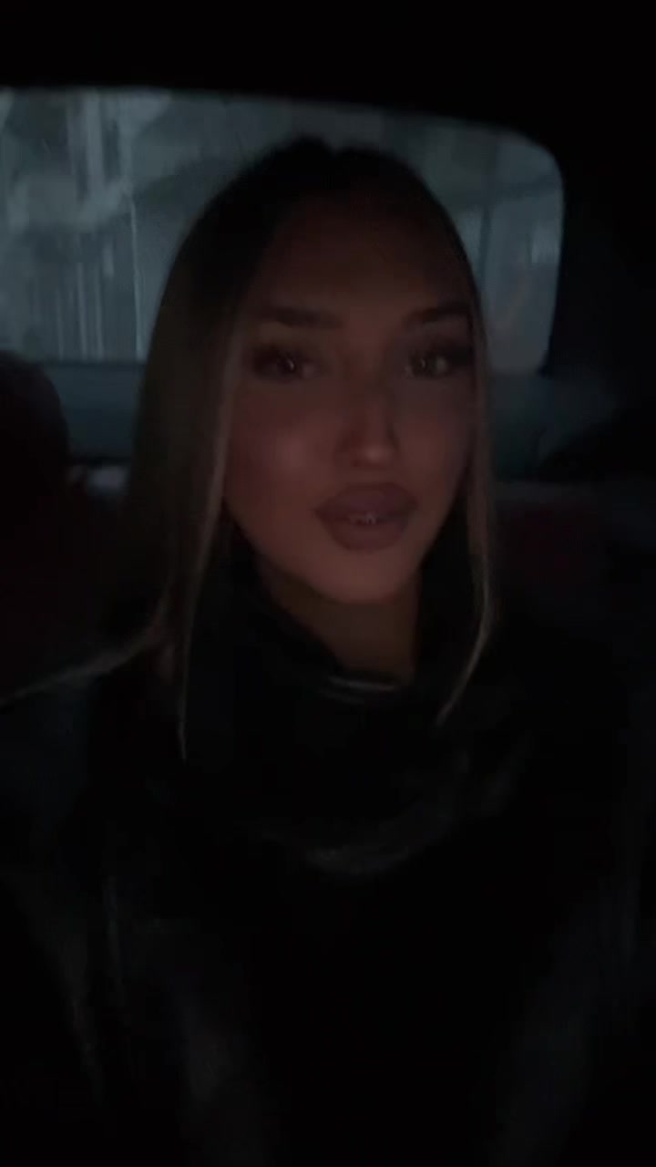 @𝓔