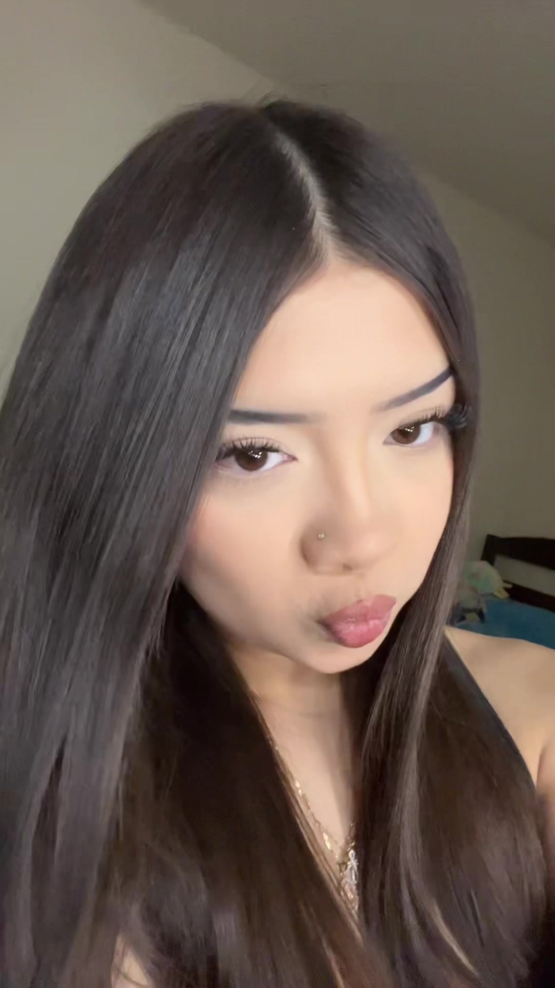 @⃟