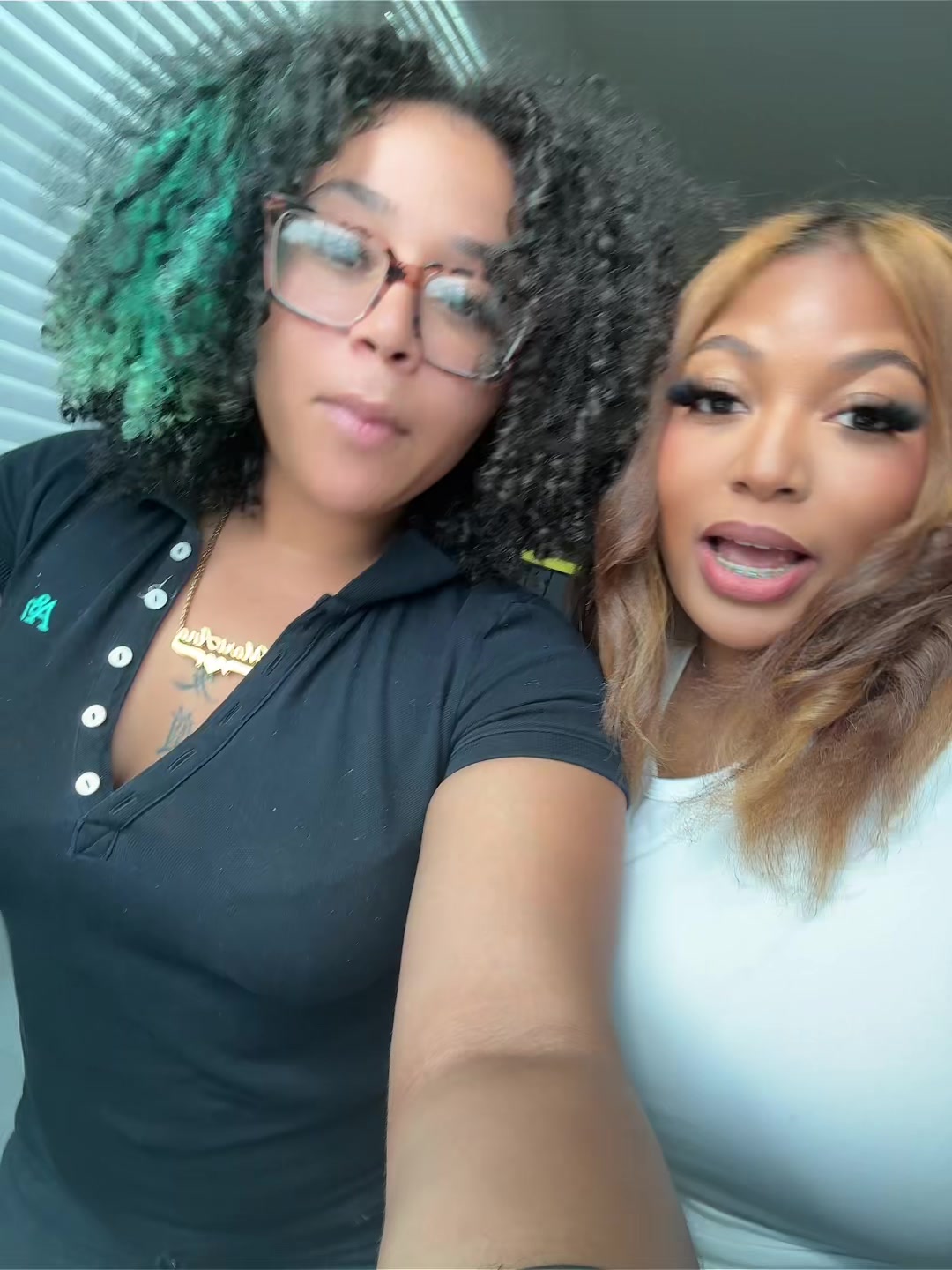 @1tealhairedgirll