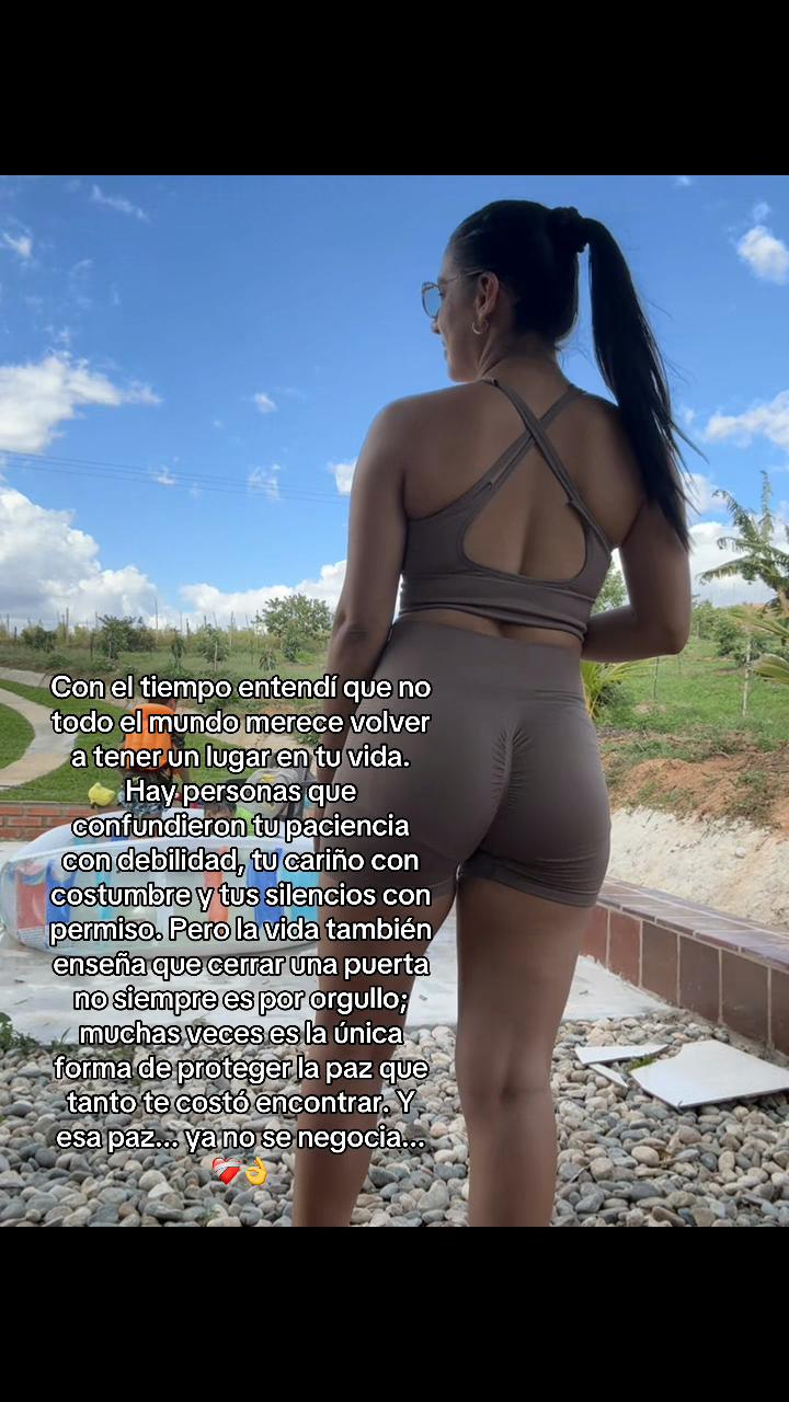 @♡ 𝓛𝓲𝓼𝓪 𝓕𝓮𝓻𝓷𝓪𝓷𝓭𝓪 ♡