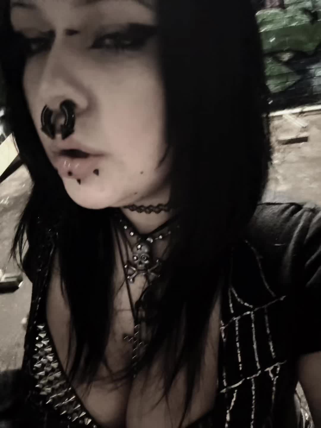 @🧟♀️ ☣︎ ☠︎︎ ☣︎🧟♀️