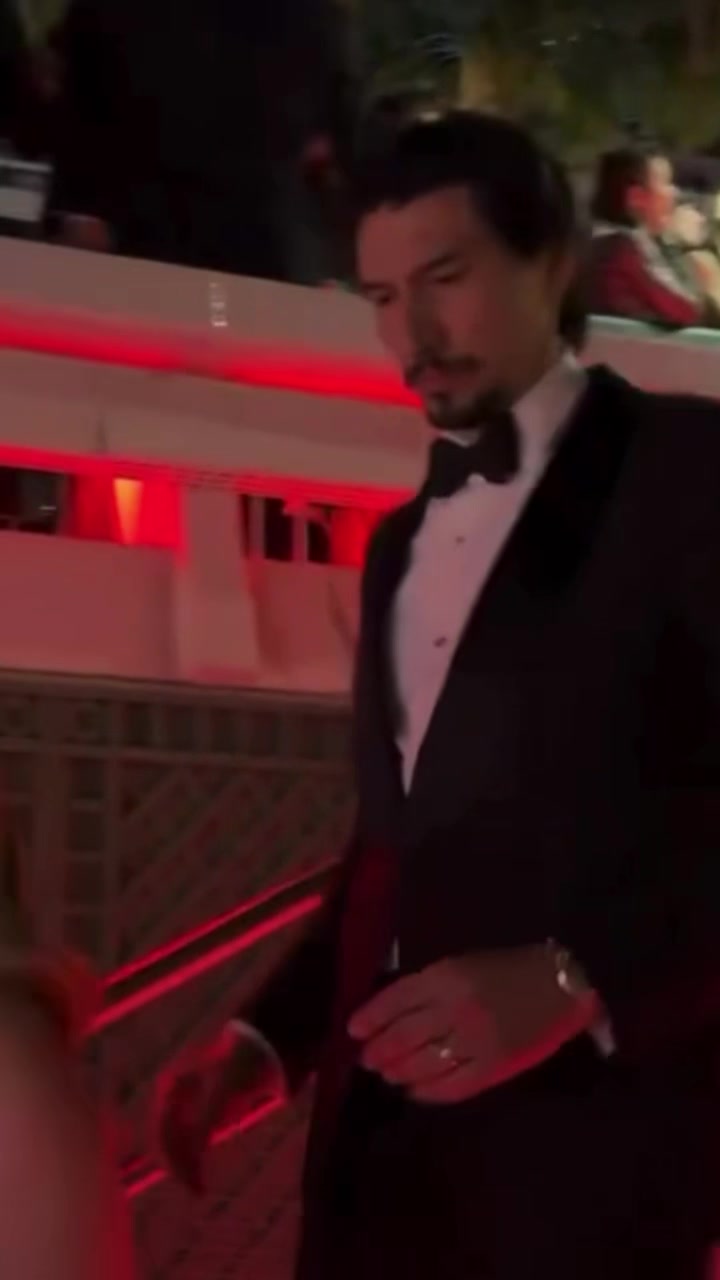 @Dee♠️