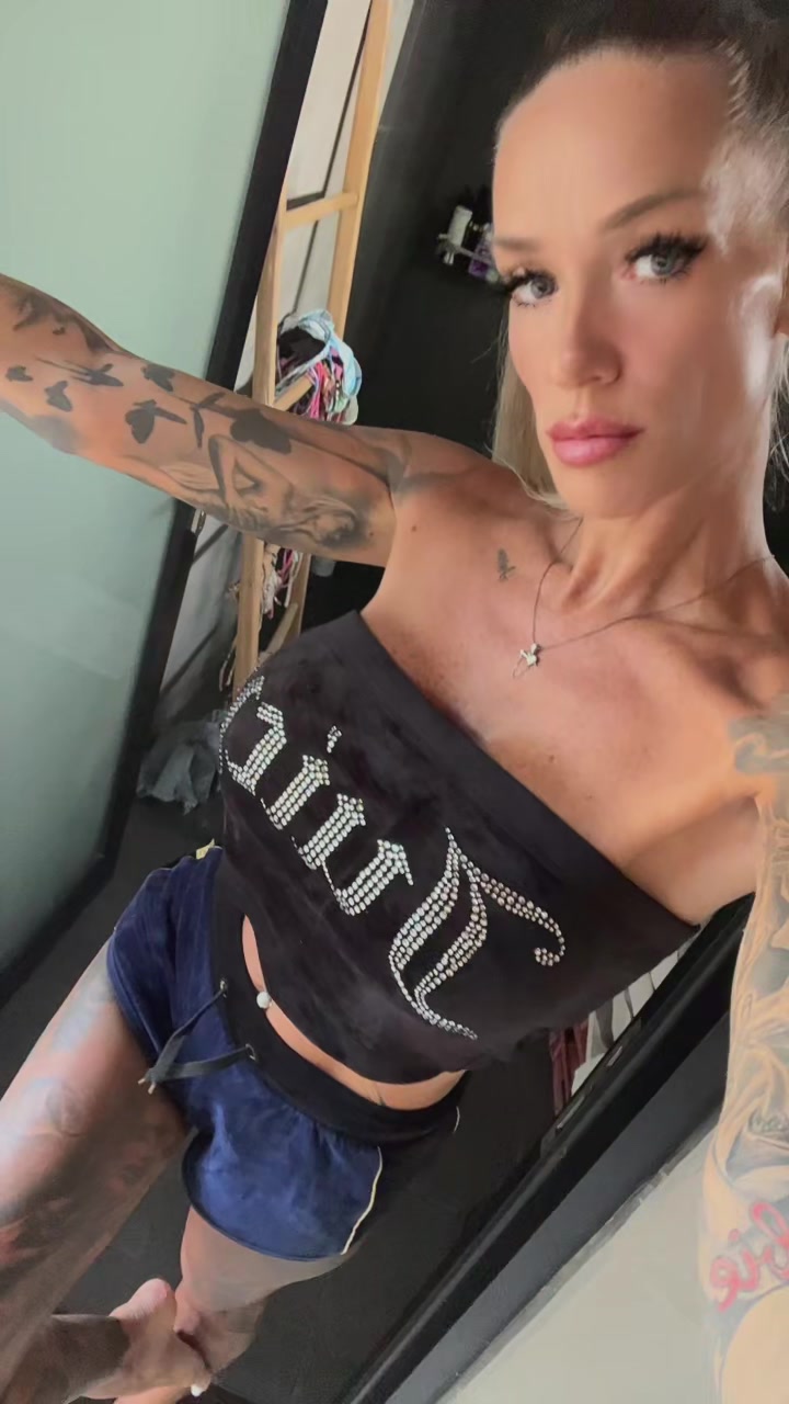 @TiffyHollywood