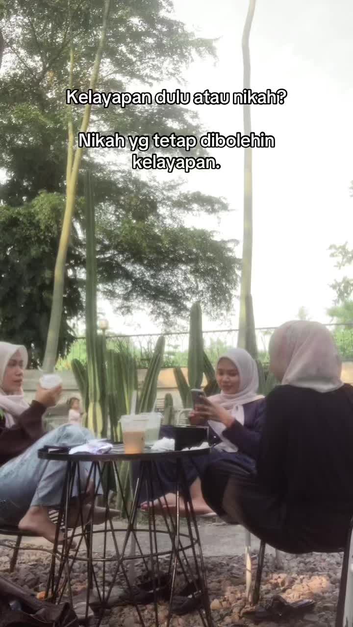 @v a