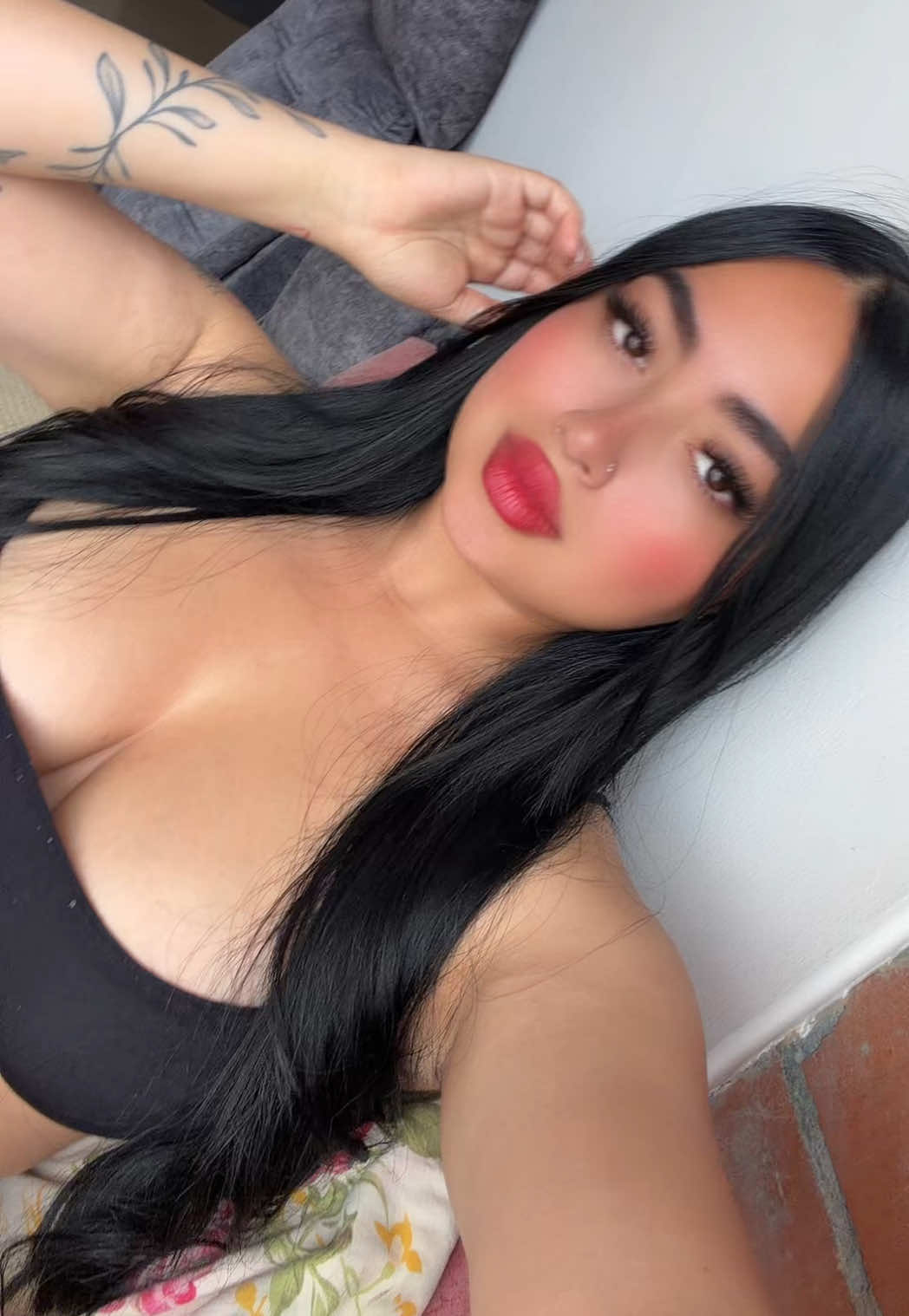 @VALENTINA♡.