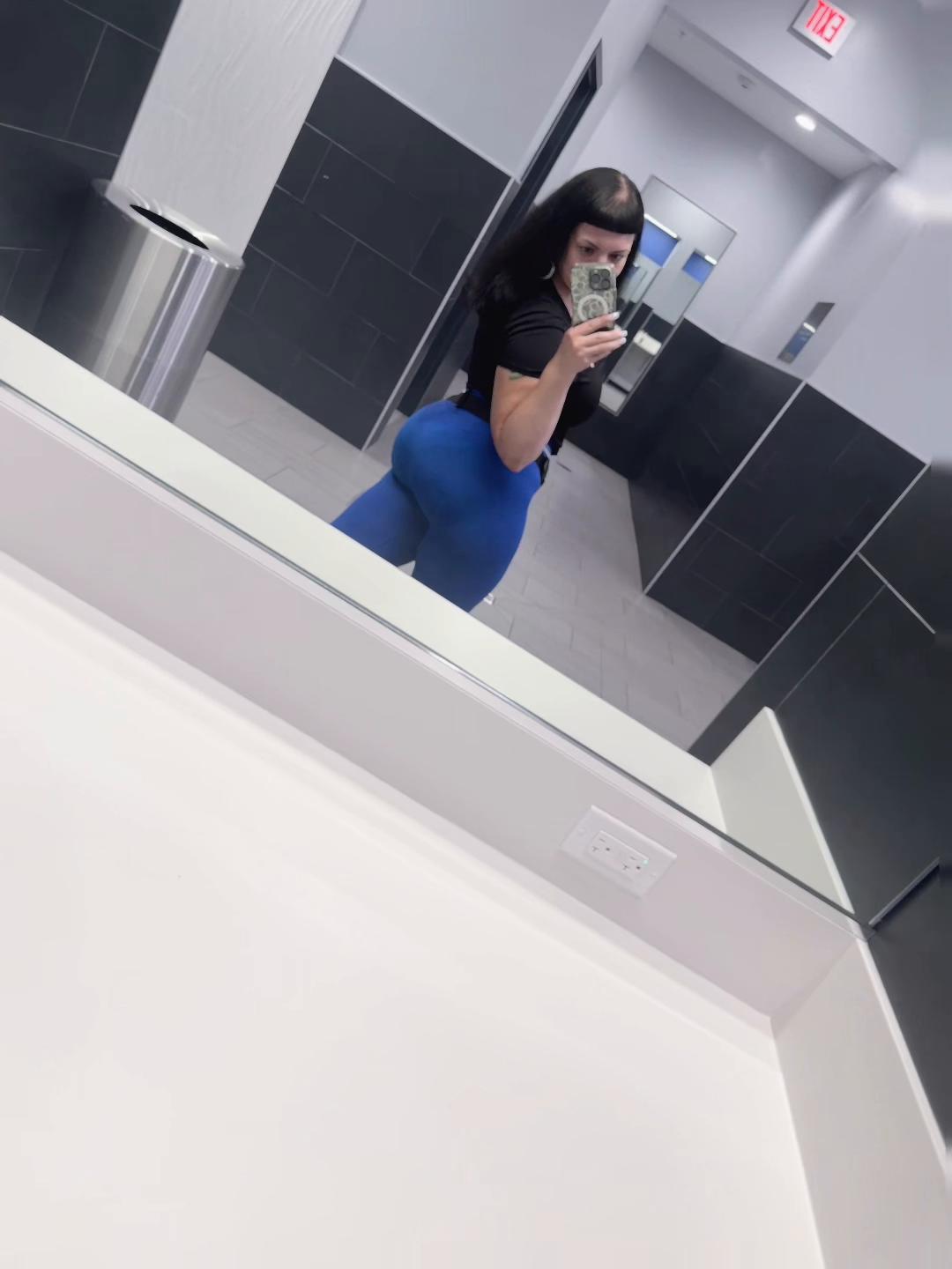 @kristenypoo