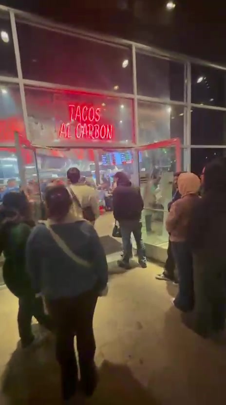 @TACOS LOS CHOLOS