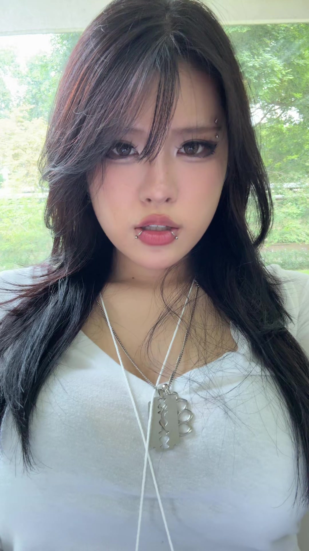 @⃟