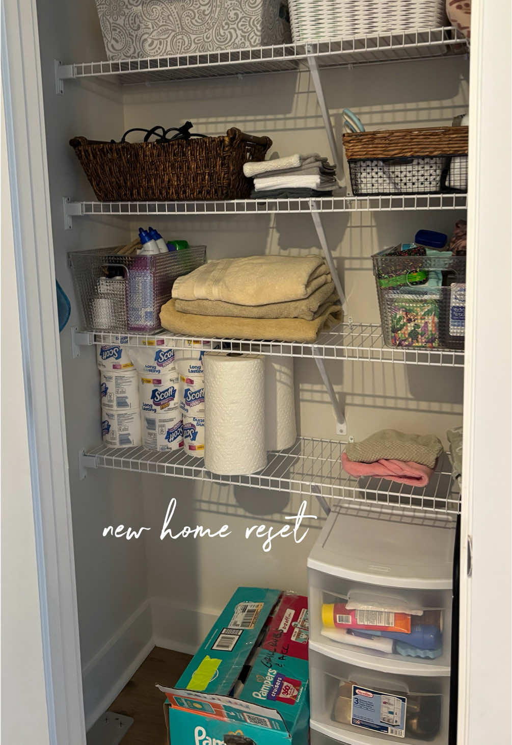 @tia | toddler mom + ugc