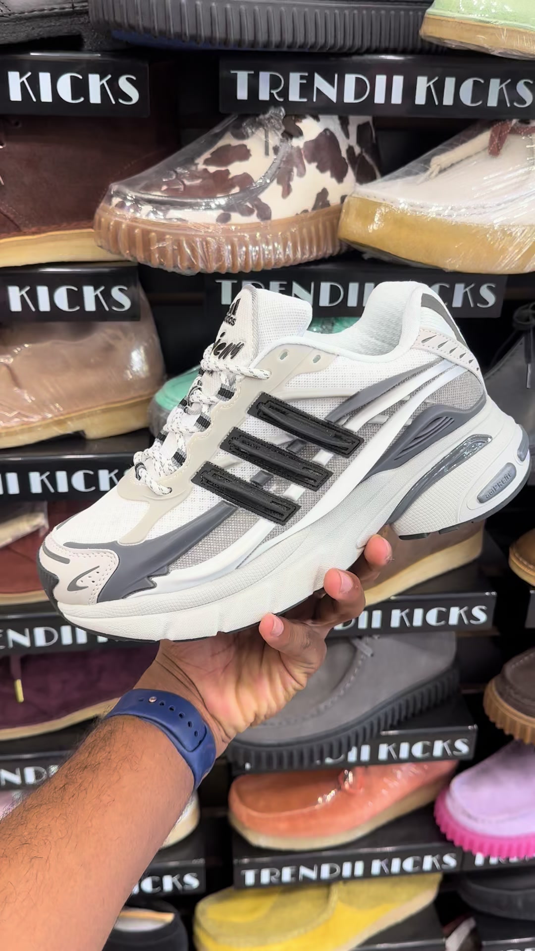 @TRENDII KICKS