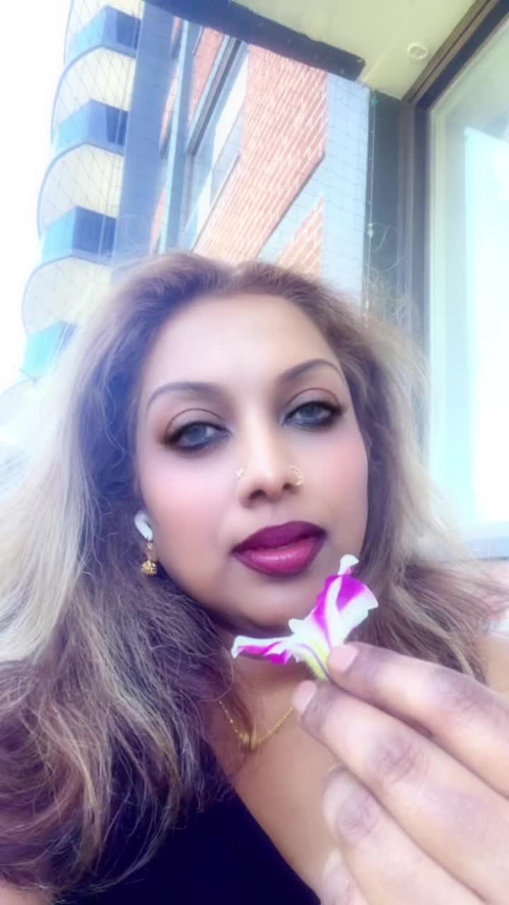 @Shobananava🇨🇦🇱🇰🇸🇬🇳🇬