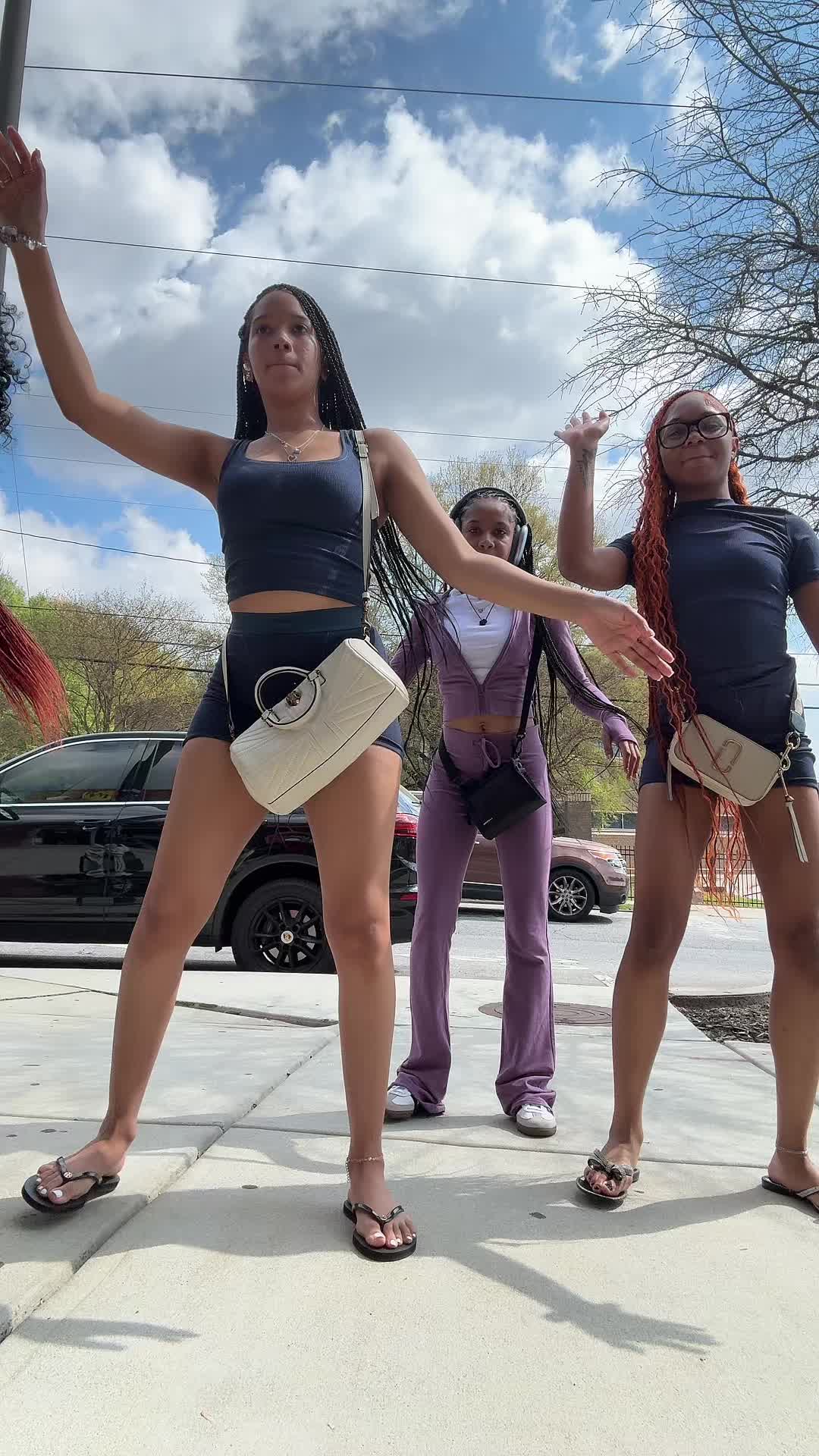 @nothisnotmalia