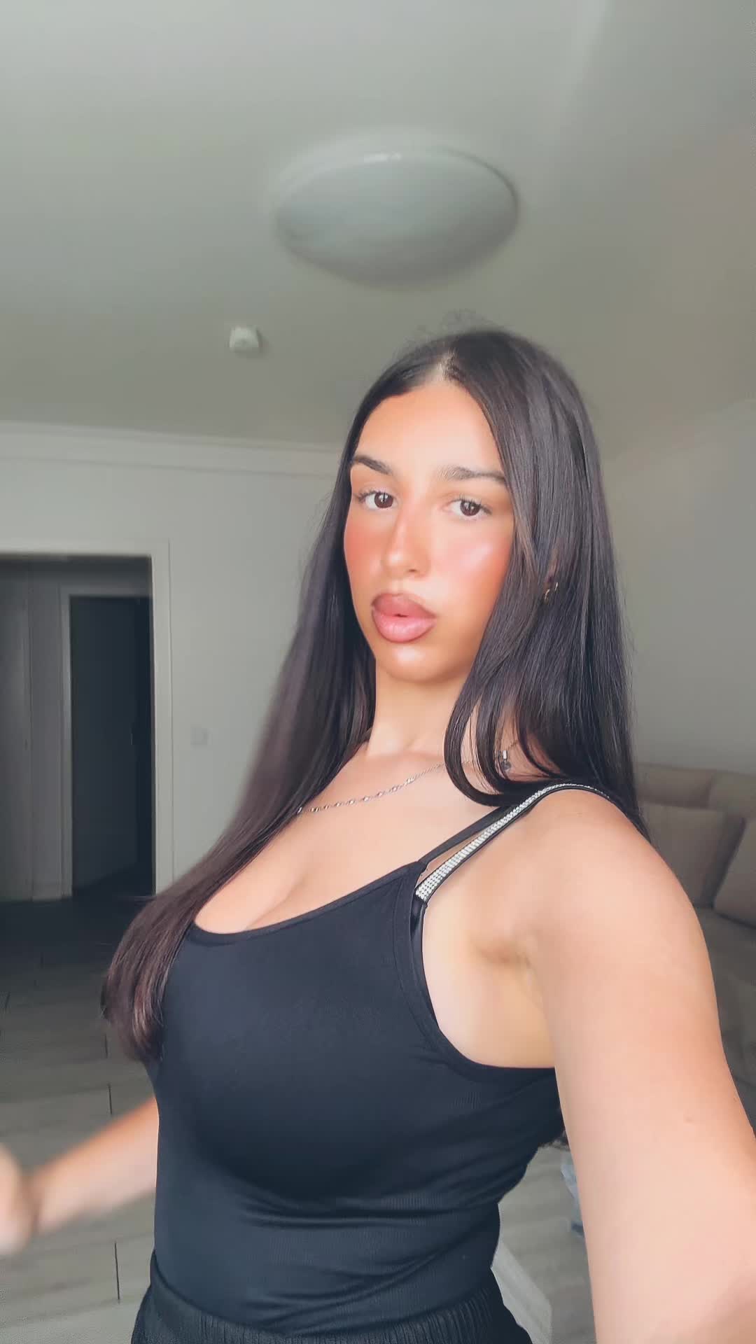 @𝑅𝑜𝑠𝑎 🇮🇹