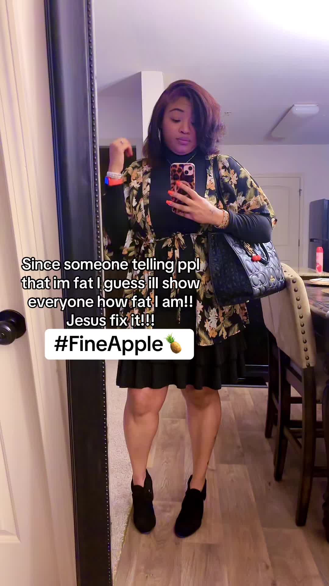 @🍍IRREPLACEABLE FINEAPPLE🍍