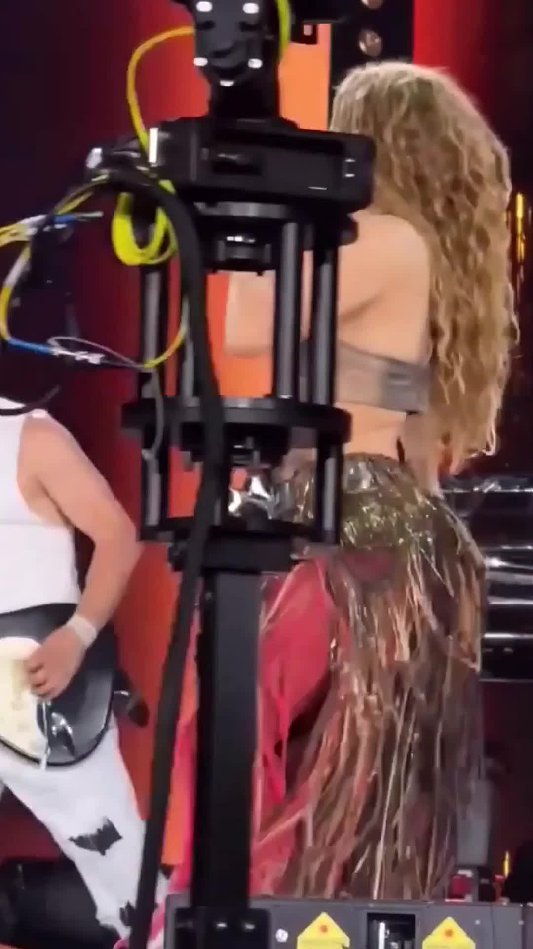 @ShakiraSquad