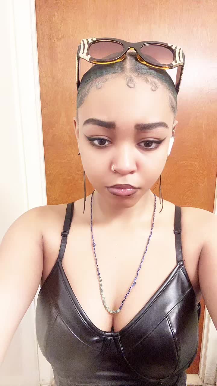 @PRETTY _GIRL_LOCA3🌟🎤