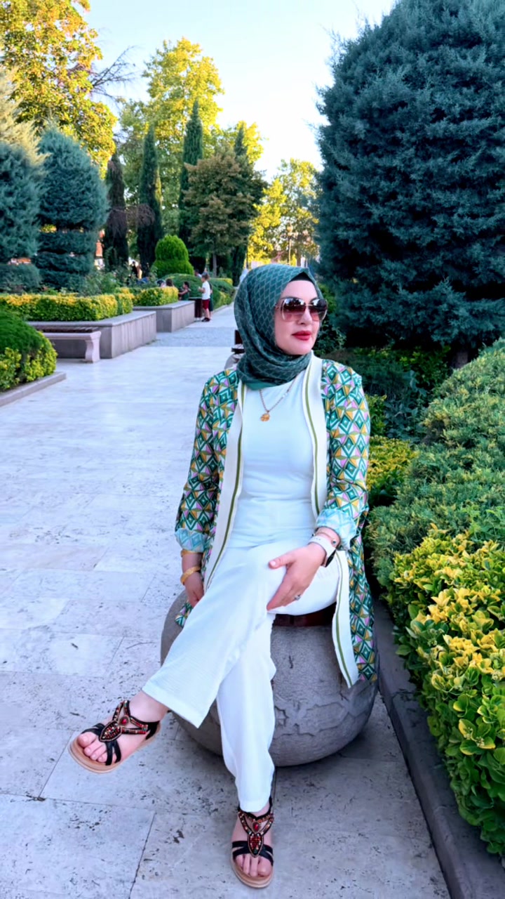 @Asiill ve güzel kadın🌹