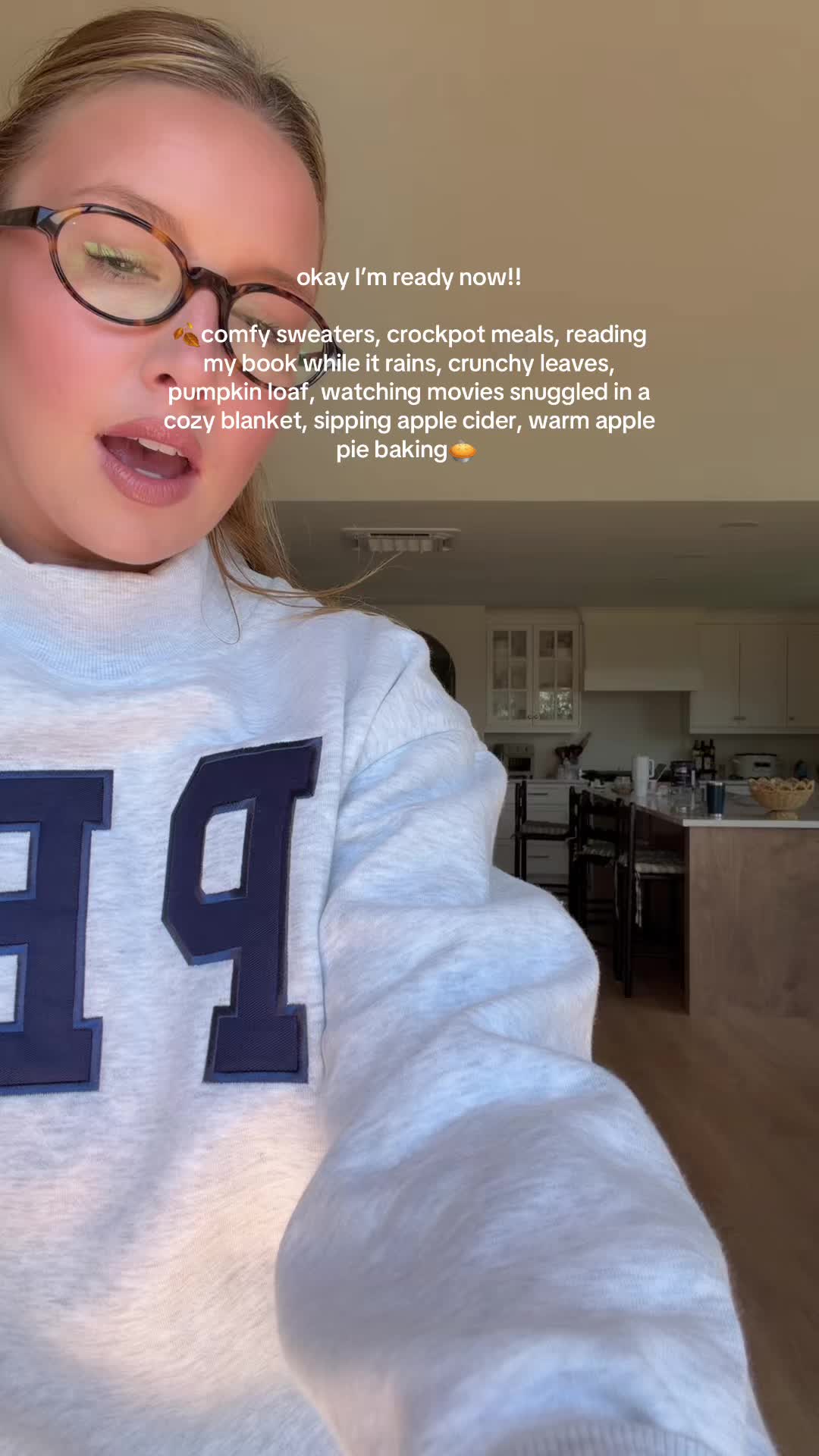 @Lauren | mom life + outfits