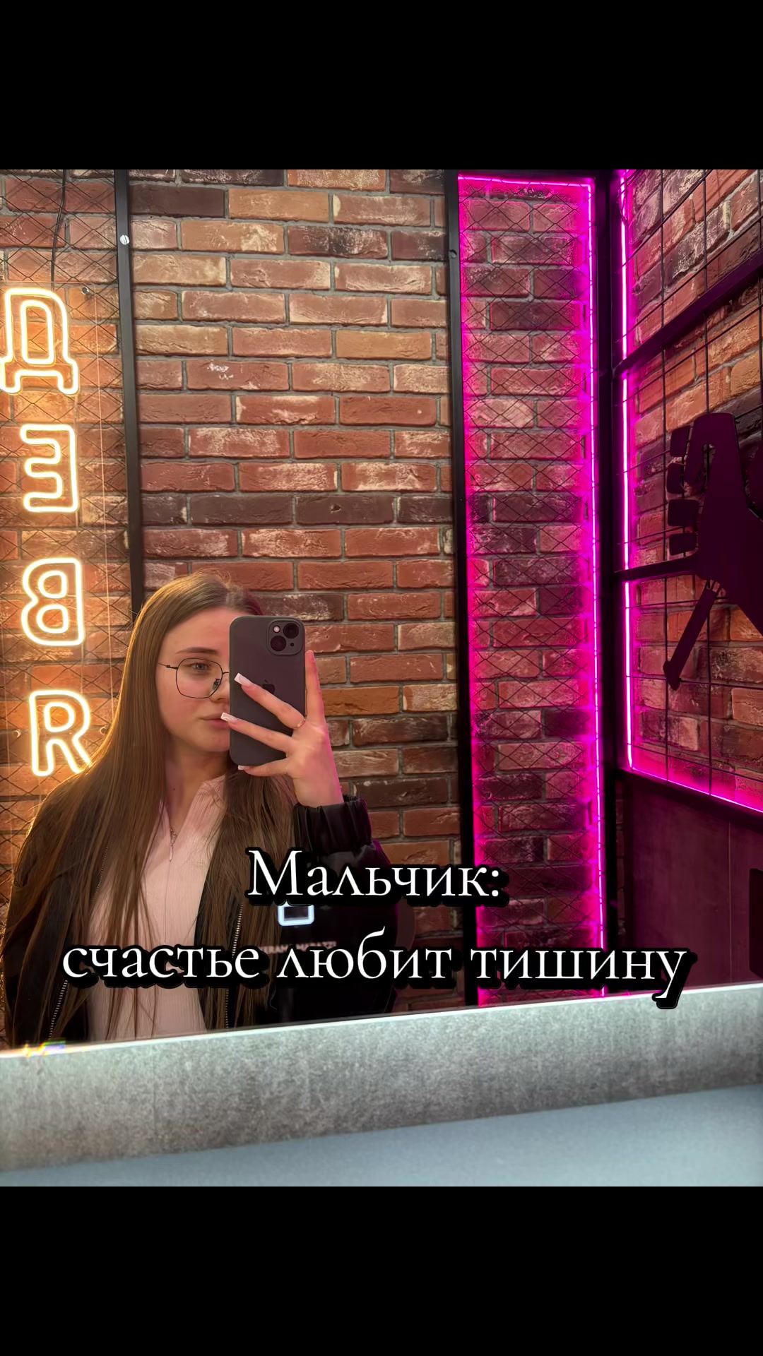 @_vikiss20