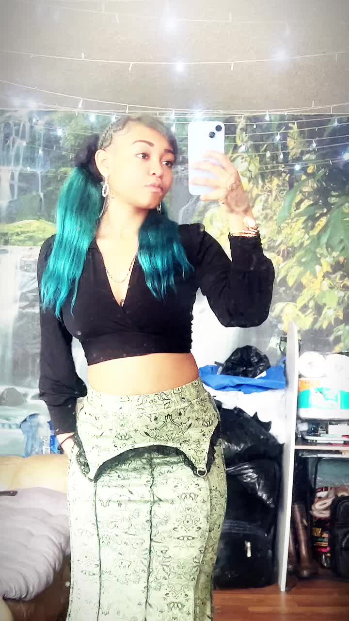 @PRETTY _GIRL_LOCA3🌟🎤