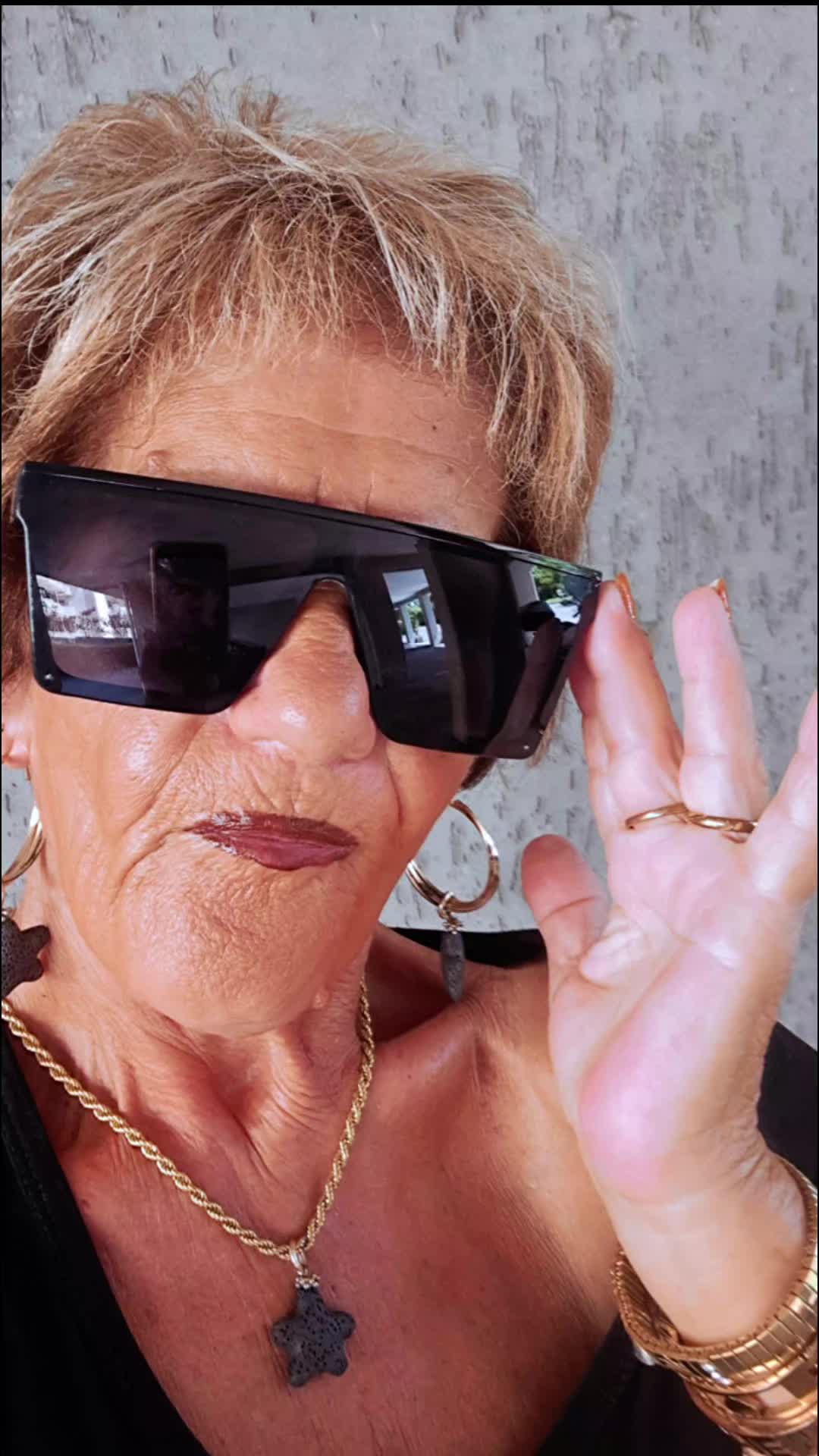 @tinapetolicchio