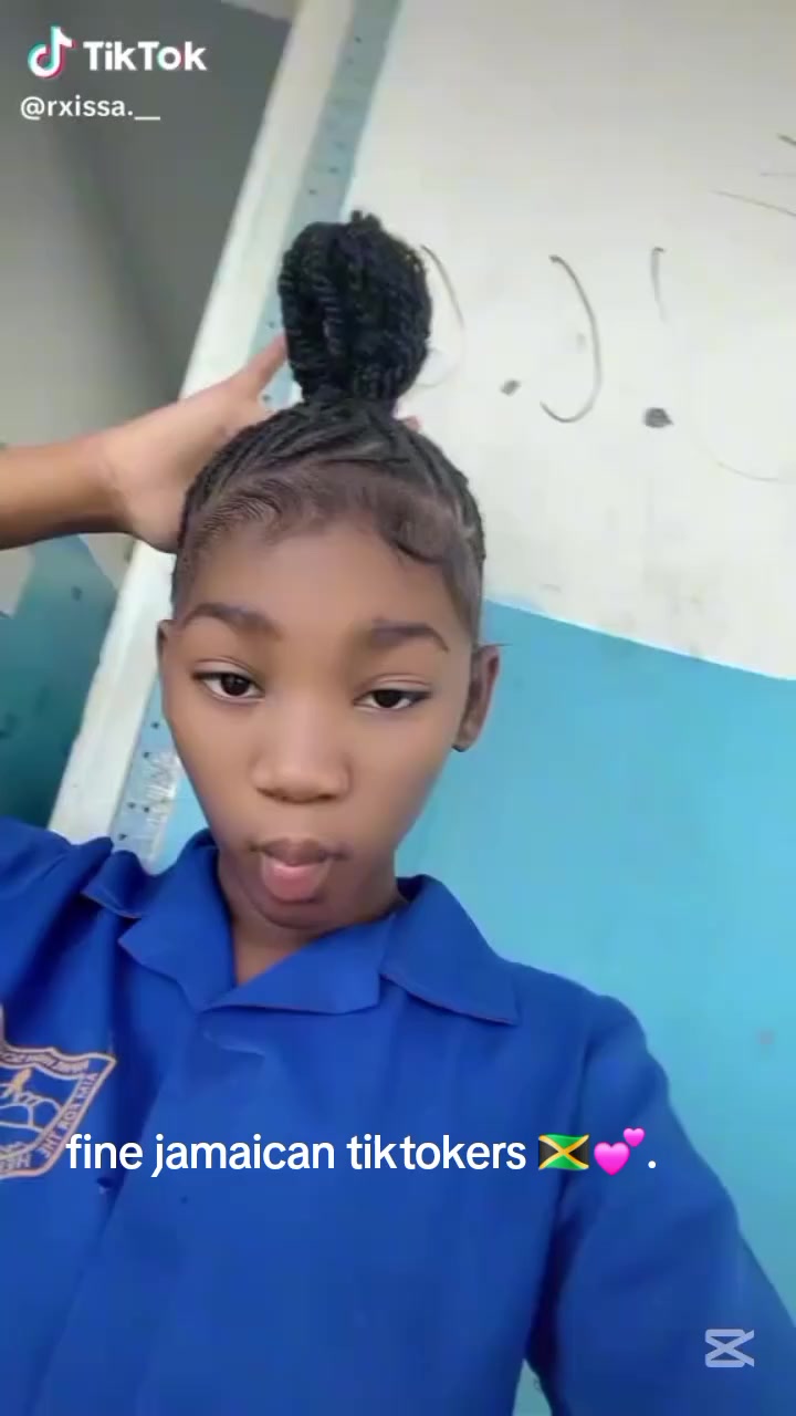 @𝐒𝐜𝐡𝐨𝐨𝐥𝐚𝐳 𝐄𝐝𝐢𝐭⭐️.