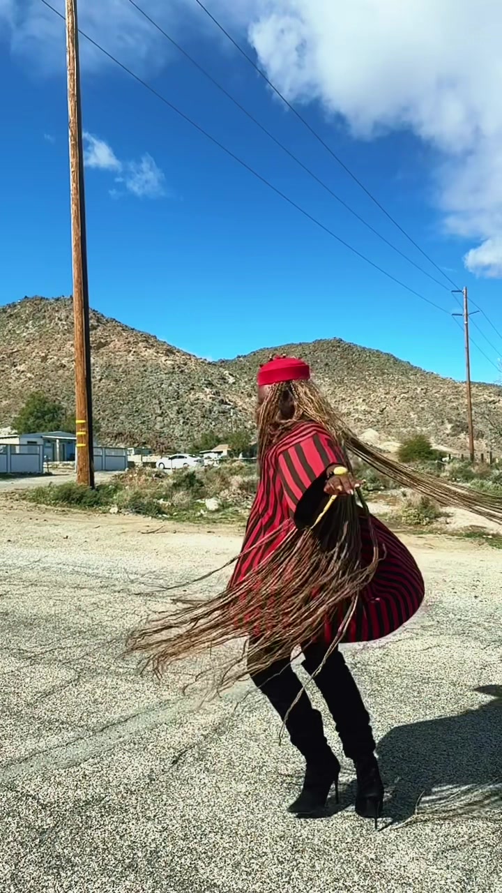 @tinaa_starra
