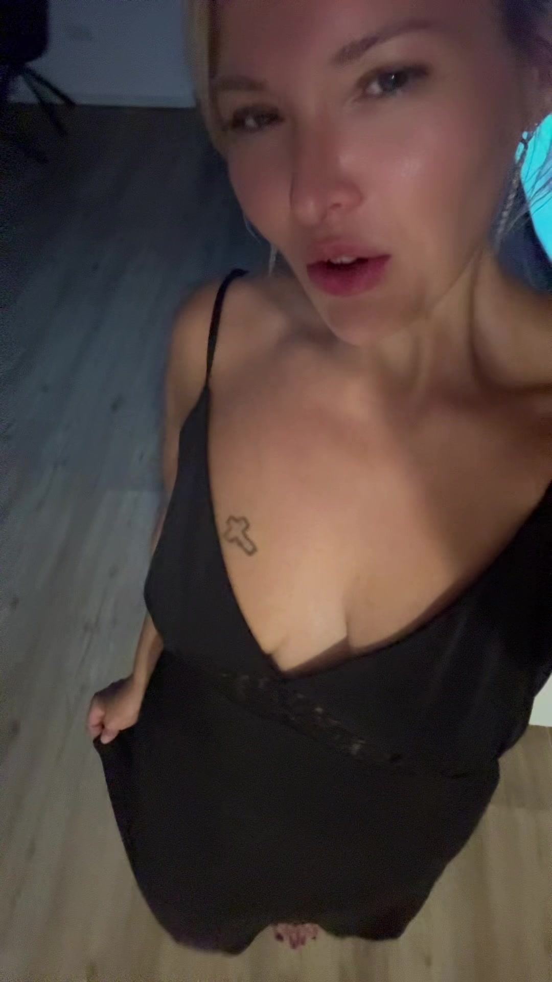@Anika_Carina🦅