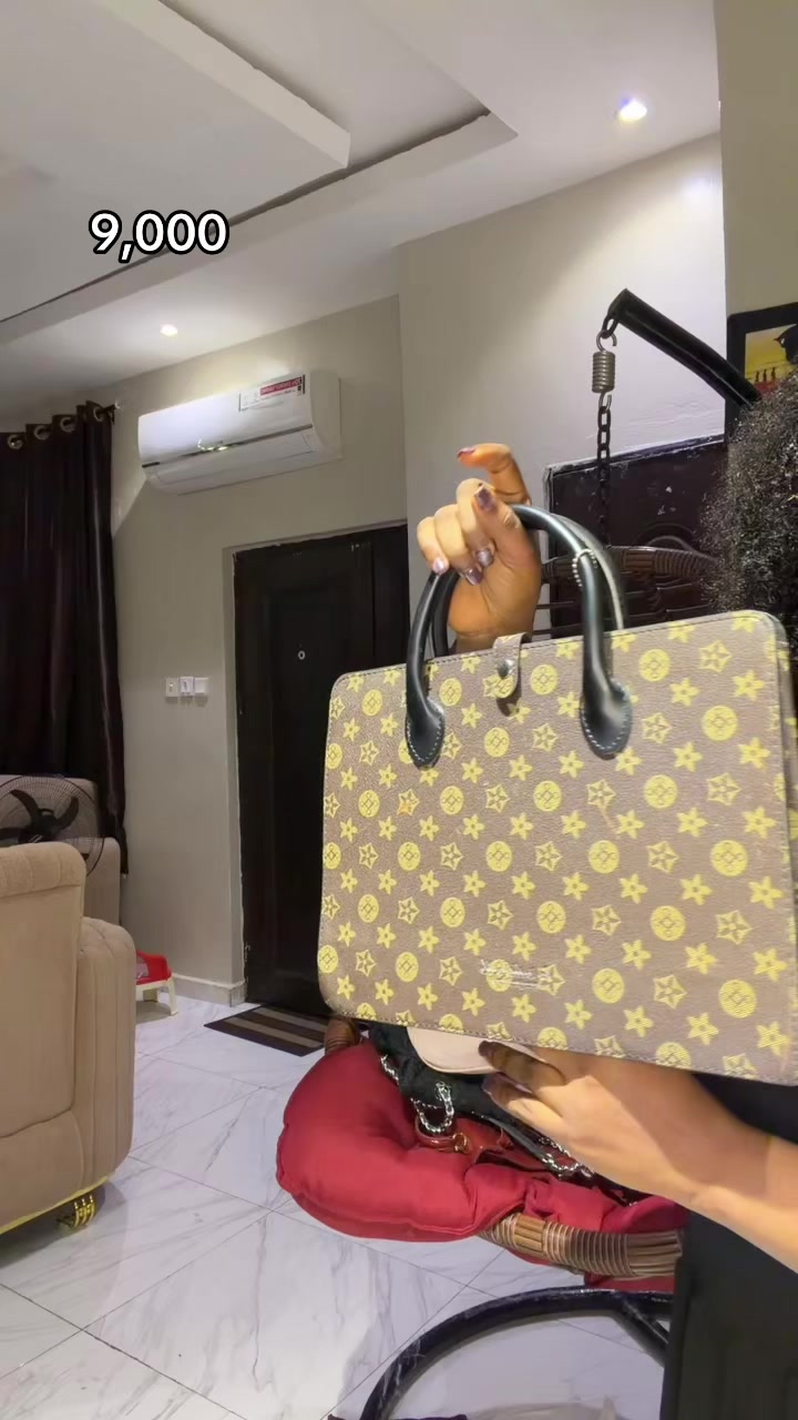 @Bag vendor in Lagos